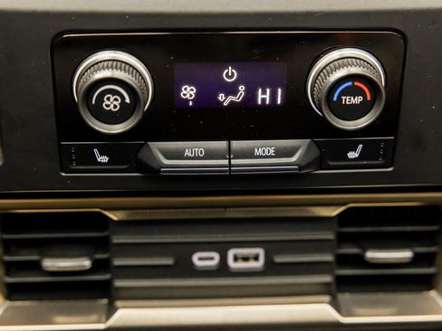 Used 2024 GMC Hummer EV 2X image 44