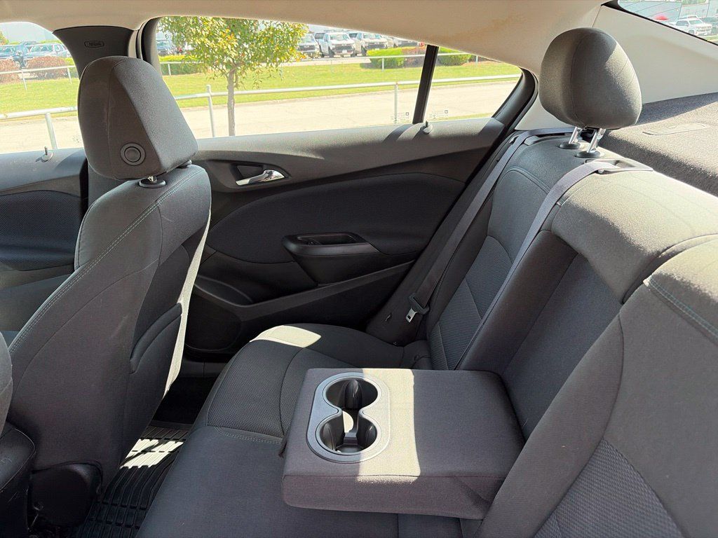 Used 2017 Chevrolet Cruze LT FWD image 37