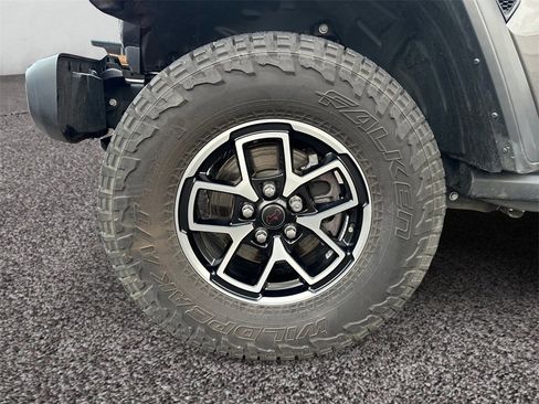 Certified 2024 Jeep Gladiator Rubicon w/ Convenience Group image 10