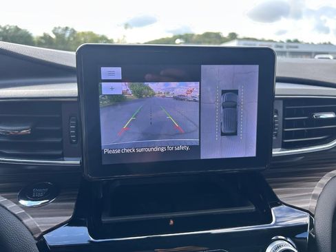 Used 2023 Ford Explorer Limited w/ Equipment Group 301A image 24