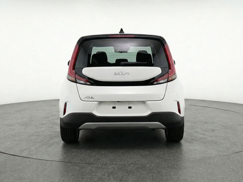 Used 2025 Kia Soul LX w/ LX Technology Package FWD image 6
