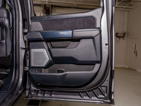 Used 2025 Ford F350 Platinum w/ FX4 Off-Road Package image 39