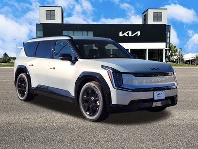 New 2026 Kia EV9 Land