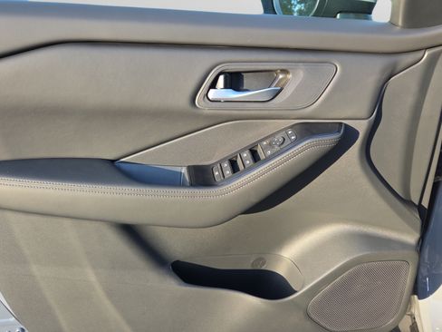 Used 2026 Nissan Rogue SV w/ Cold Weather Package FWD image 15