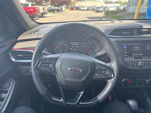 Used 2023 Chevrolet TrailBlazer RS FWD image 19