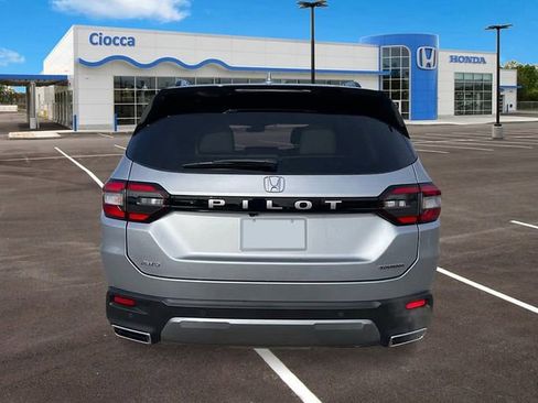 New 2026 Honda Pilot Touring image 4