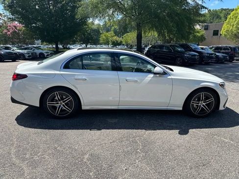 Used 2024 Mercedes-Benz E 350 4MATIC Sedan image 4