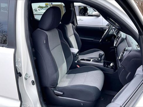 Used 2023 Toyota Tacoma TRD Off-Road AWD/4WD image 8