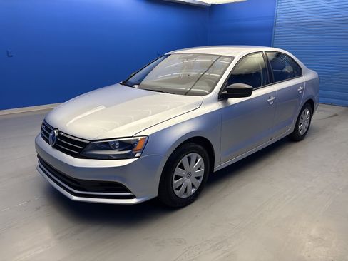 Used 2016 Volkswagen Jetta S FWD image 4