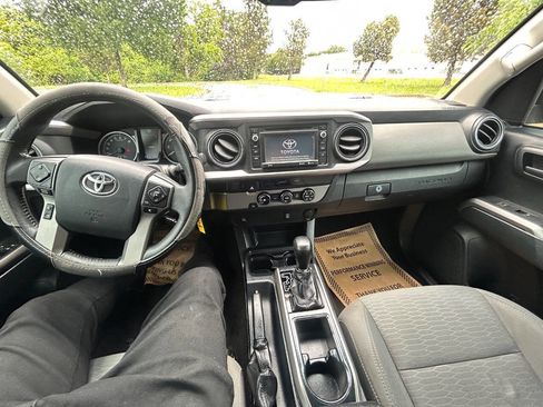 Used 2016 Toyota Tacoma SR5 w/ SR5 Appearance Package (SN) RWD image 15