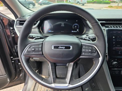 Used 2023 Jeep Grand Cherokee L Limited w/ Trailer Tow Group (B) AWD/4WD image 22