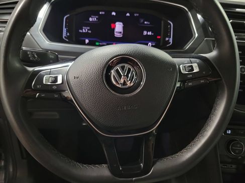 Used 2020 Volkswagen Tiguan SEL AWD/4WD image 21