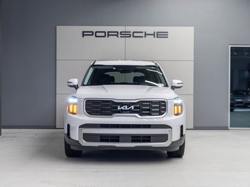 Used 2024 Kia Telluride S image 10