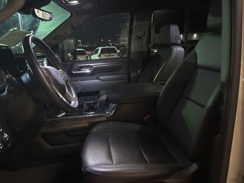 Used 2024 Chevrolet Silverado 2500 LTZ w/ LTZ Plus Package image 12