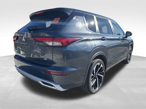 Used 2024 Mitsubishi Outlander SE Black Edition image 9