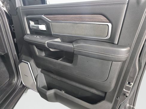 Used 2025 RAM 3500 Laramie AWD/4WD image 38