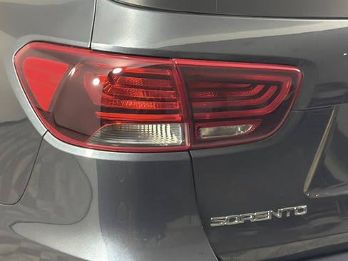 Used 2019 Kia Sorento L w/ Option Group 020 image 25