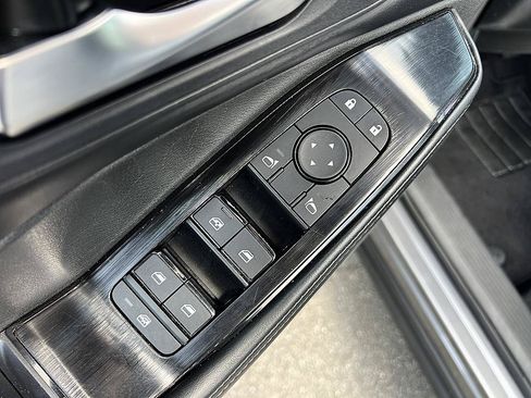Certified 2025 Nissan Rogue SV FWD image 20