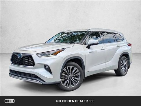 Used 2021 Toyota Highlander Platinum AWD/4WD image 1