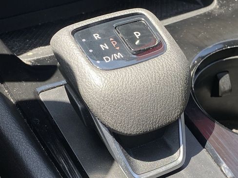 Used 2023 Nissan Rogue SV FWD image 8