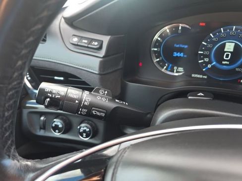 Used 2017 Cadillac Escalade Platinum AWD/4WD image 13