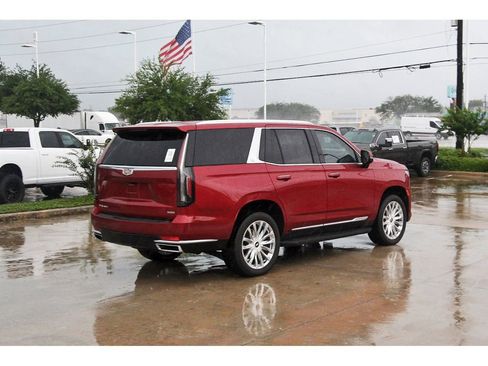 Used 2024 Cadillac Escalade Premium Luxury RWD image 6