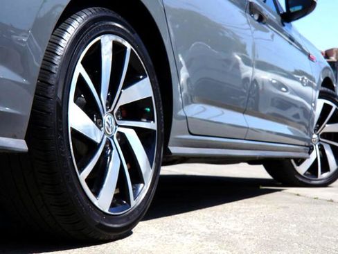 Used 2019 Volkswagen Jetta GLI image 16