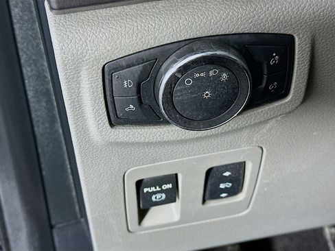 Used 2016 Ford F150 XLT w/ Equipment Group 302A Luxury image 17