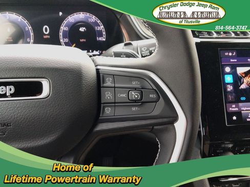 New 2025 Jeep Grand Cherokee L Laredo image 18