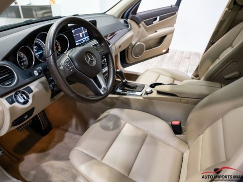 Used 2013 Mercedes-Benz C 250 Sedan image 31