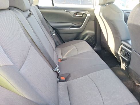 Used 2021 Toyota RAV4 XLE image 31