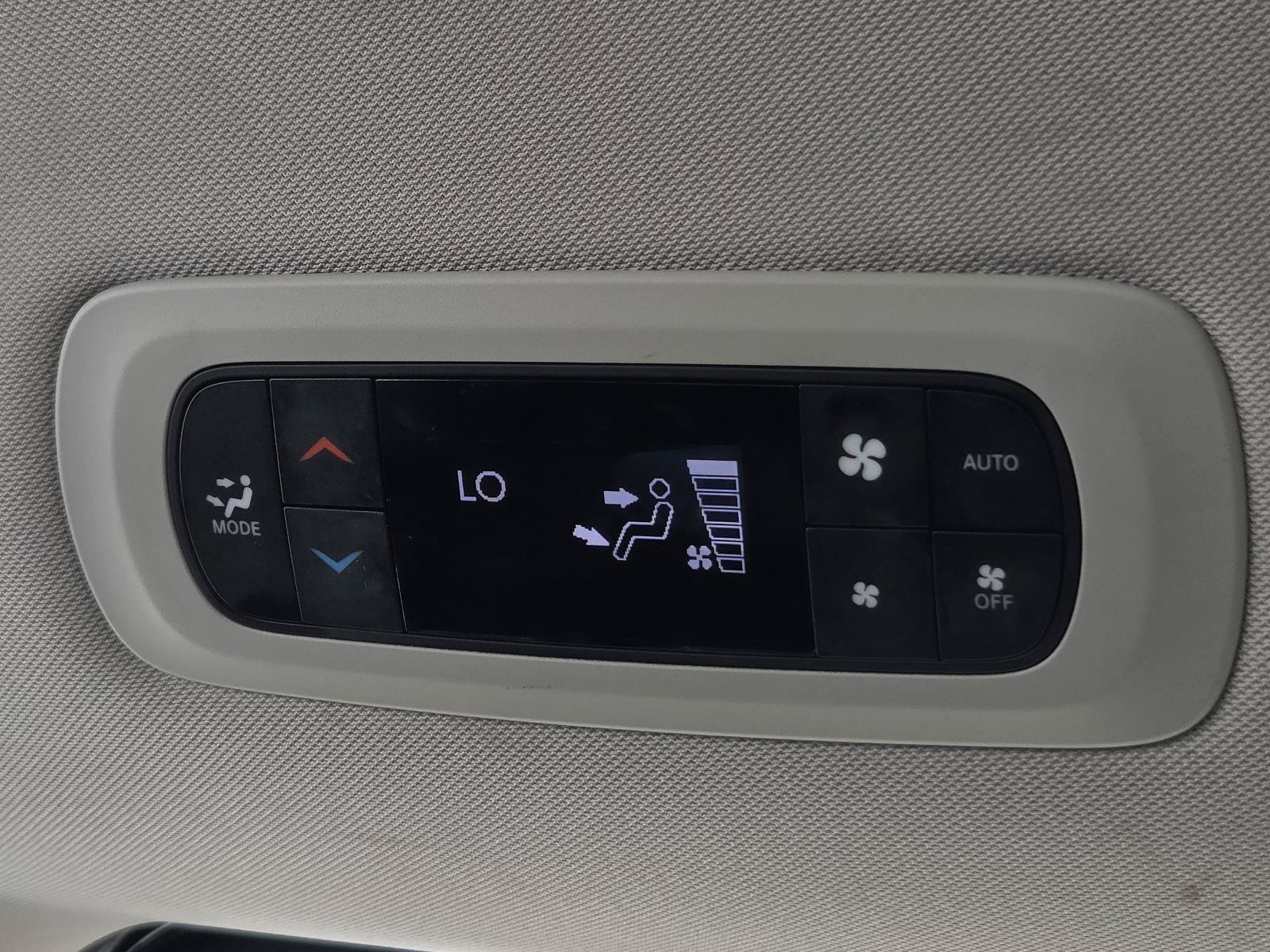 Used 2024 Chrysler Pacifica Touring-L FWD image 34