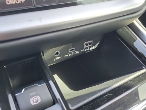 Used 2024 Subaru Outback Premium image 37