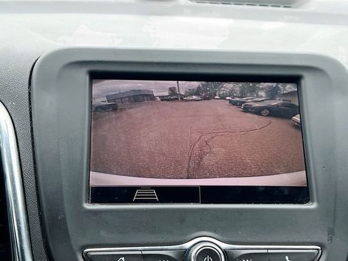 Used 2022 Chevrolet Equinox LT AWD/4WD image 16