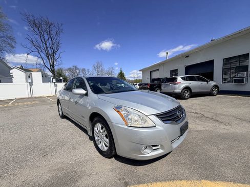 Used 2010 Nissan Altima Hybrid Sedan image 4