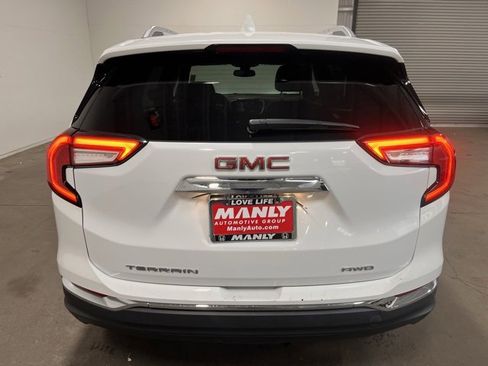 Used 2024 GMC Terrain SLT image 4