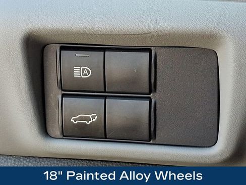 Used 2021 Toyota Highlander LE image 26