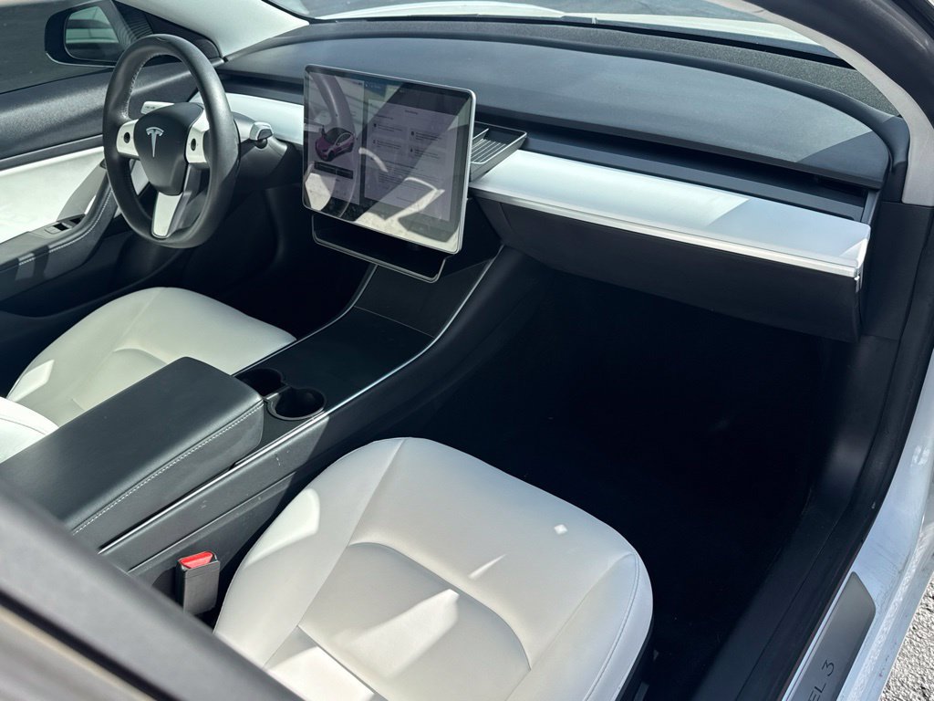 Used 2020 Tesla Model 3 Standard Range Plus RWD image 28