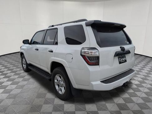 Used 2021 Toyota 4Runner Venture w/ Moonroof Package AWD/4WD image 5