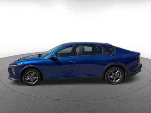 Used 2025 Kia K4 LXS image 9