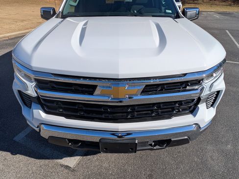 Used 2025 Chevrolet Silverado 1500 LT image 12