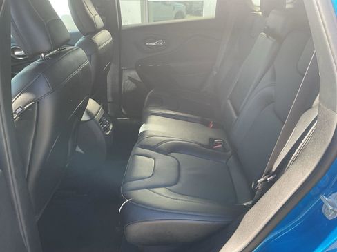 Used 2023 Jeep Cherokee Altitude Lux image 23