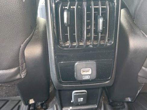 Used 2023 Jeep Compass Limited image 34