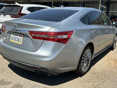 Used 2016 Toyota Avalon Limited w/ Toyota Safety Sense Package FWD image 5