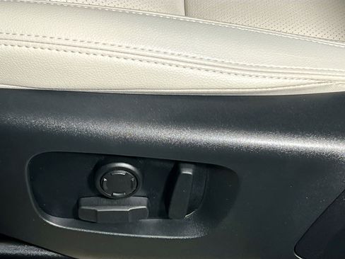 Used 2023 Land Rover Range Rover Velar S image 15