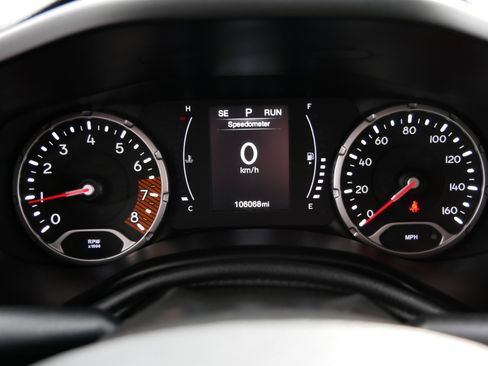 Used 2019 Jeep Renegade Latitude w/ Cold Weather Group image 27