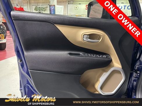 Certified 2019 Jeep Renegade Sport w/ Sport Appearance Group image 12