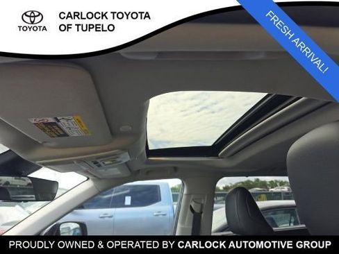 Used 2023 Toyota Highlander XLE FWD image 10