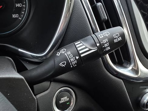 Used 2024 Chevrolet Equinox LT FWD image 30