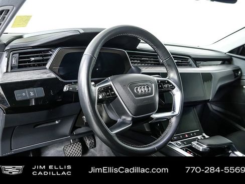 Used 2021 Audi e-tron Premium image 4
